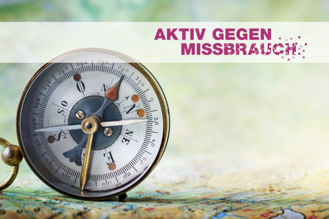 Kompass auf Landkarte